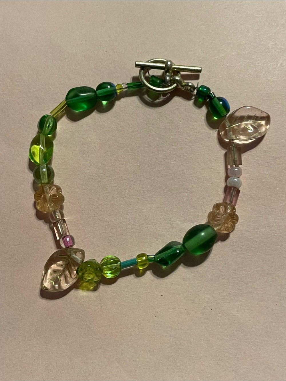 Green & Pink Leaf Art Glass Bead Bracelet #0272